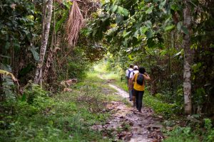 Caminantes en la Amazonía colombiana